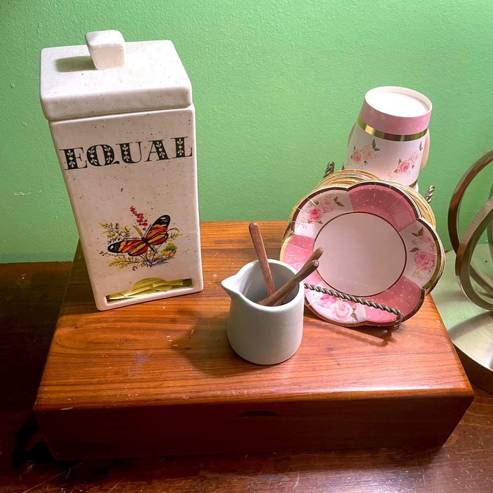 Equal sweetener dispenser